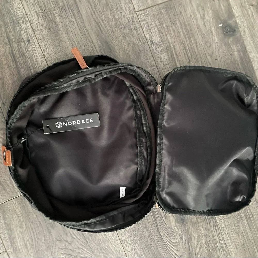 NWT Compression Packing Cube - Picture 7 of 8